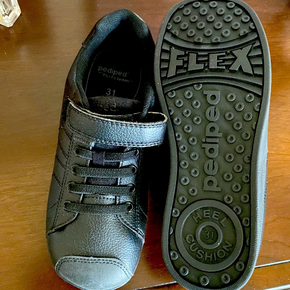 Brand new kids black sneaker pediped